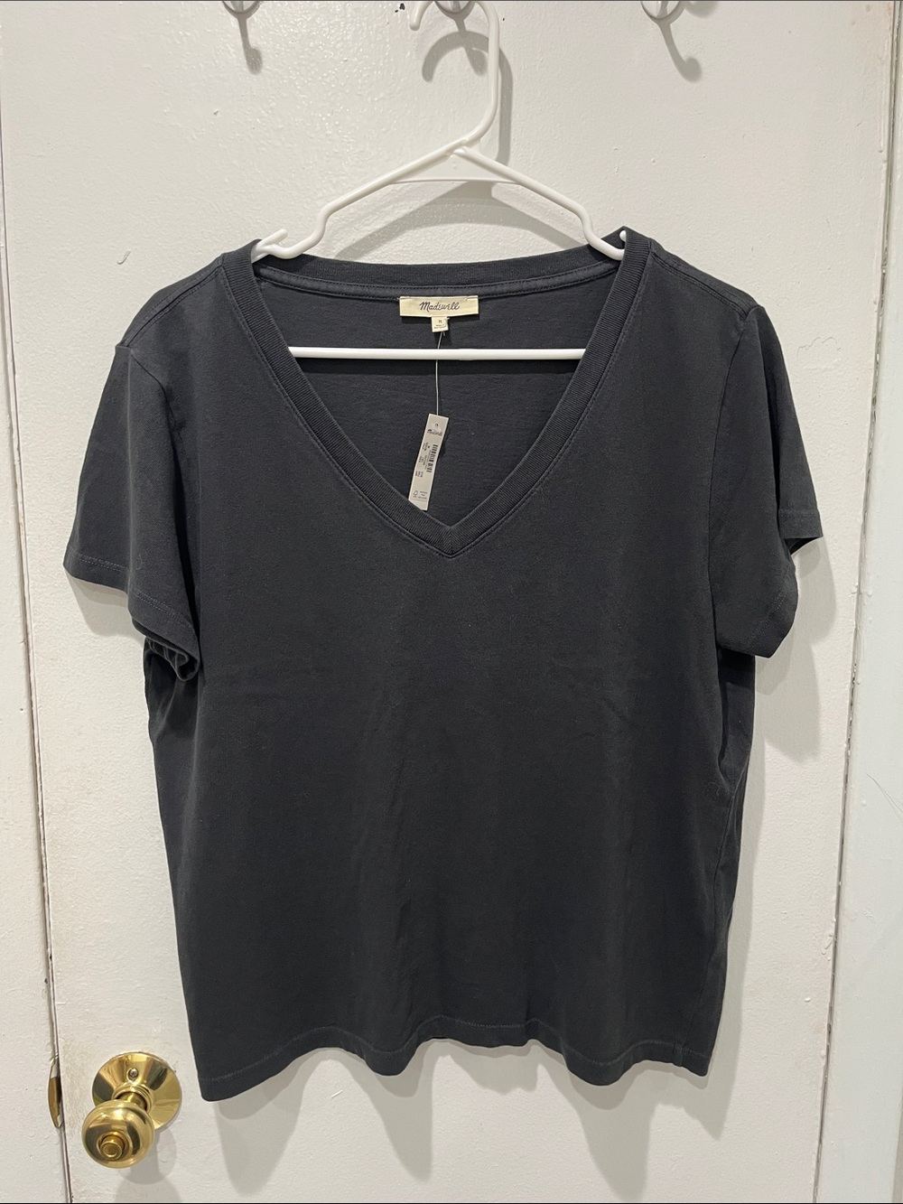 Madewell Short Sleeve V-Neck Tee in Charcoal Black